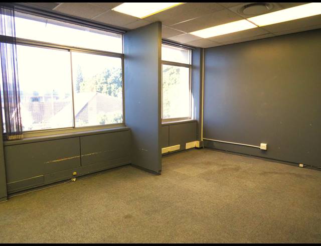 270M² OFFICE TO LET IN STRAND CENTRAL